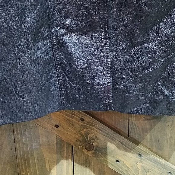 100% LEATHER SUEDE BLACK TRENCH COAT MARBLE PEBBLE MAXI LONG MOBWIFE GRUNGE GOTH - Picture 8 of 16